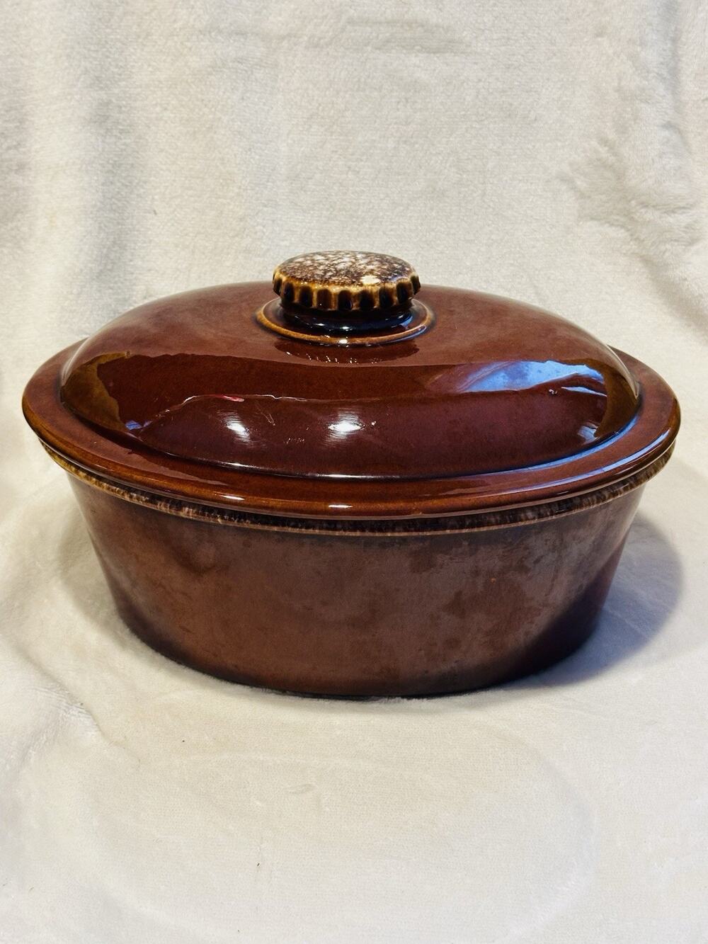 Hull USA Oven Proof Pottery Large Oval Casserole Bowl w Lid Vtg Country Bakeware